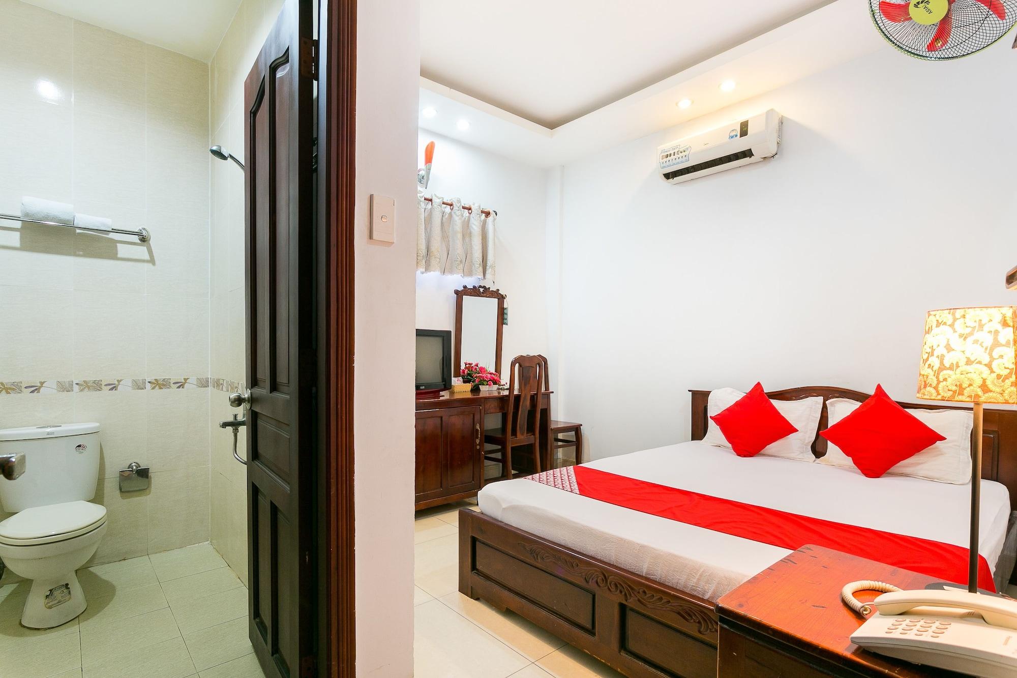 Oyo 130 Tuan Long Hotel Ho Chi Minh-stad Buitenkant foto