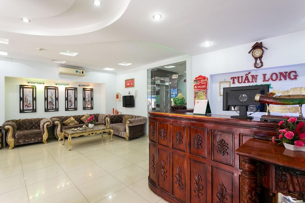 Oyo 130 Tuan Long Hotel Ho Chi Minh-stad Buitenkant foto