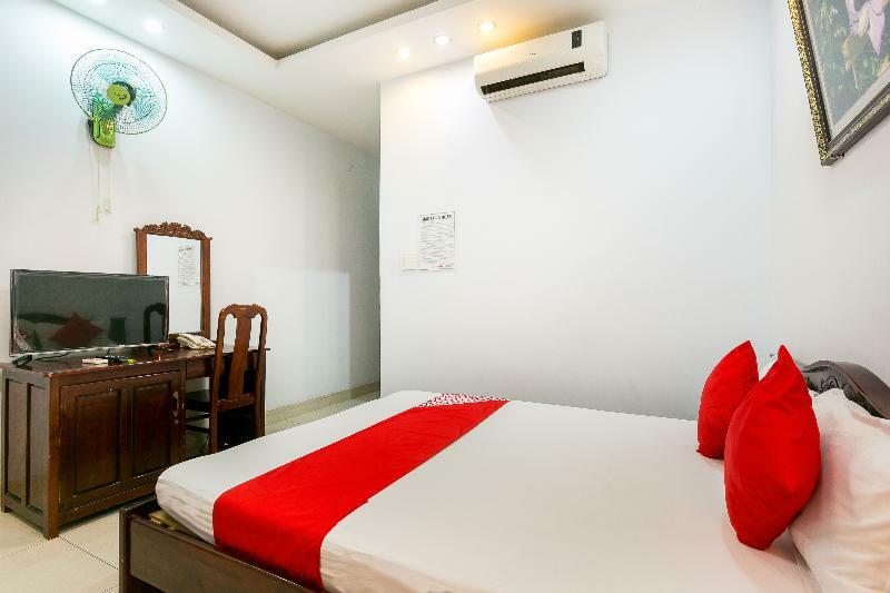 Oyo 130 Tuan Long Hotel Ho Chi Minh-stad Buitenkant foto