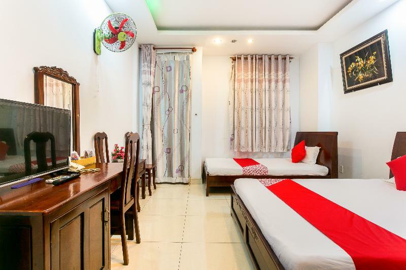 Oyo 130 Tuan Long Hotel Ho Chi Minh-stad Buitenkant foto