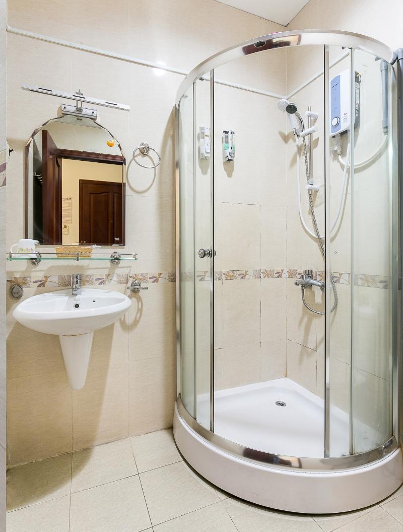 Oyo 130 Tuan Long Hotel Ho Chi Minh-stad Buitenkant foto